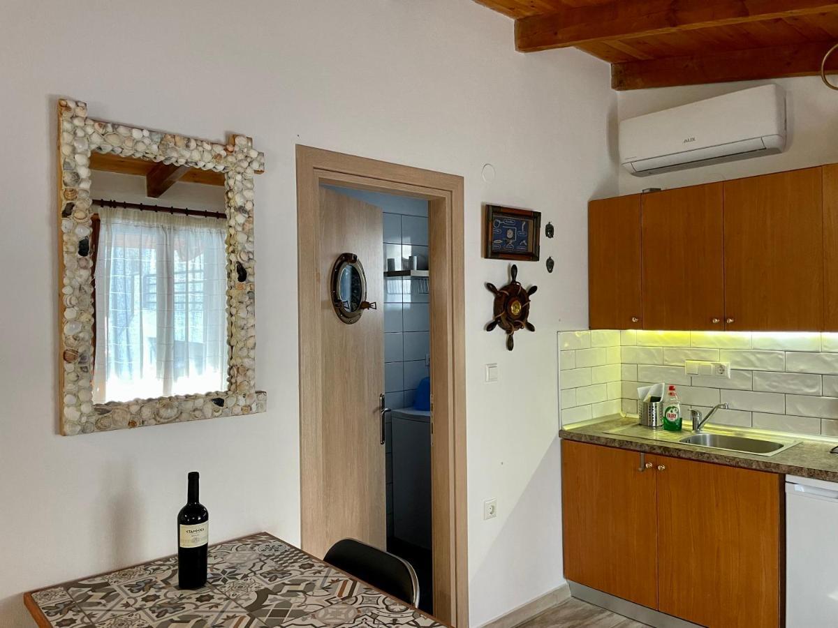 Waterfront Studio Nea Iraklitsa Apartment Exterior photo